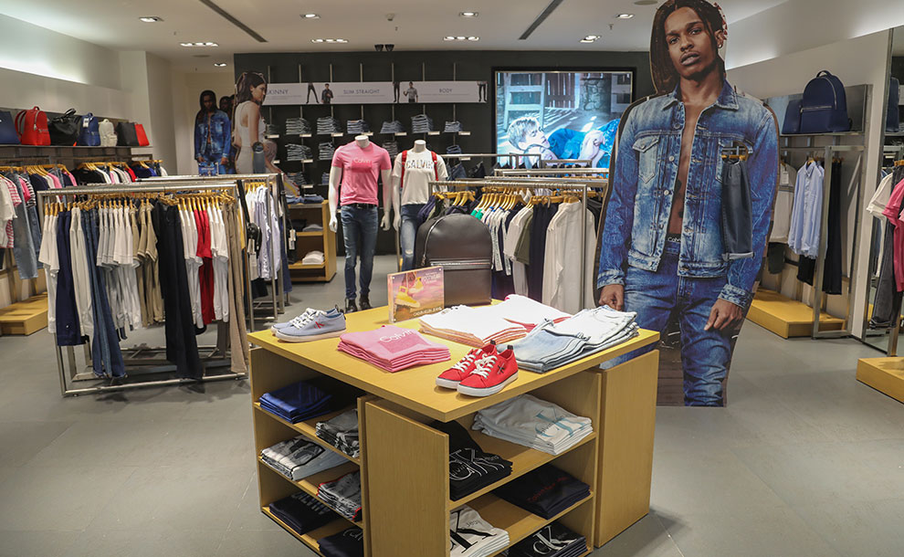 Calvin Klein, Malad - Unisex Wear - Mall Shopping Mall in